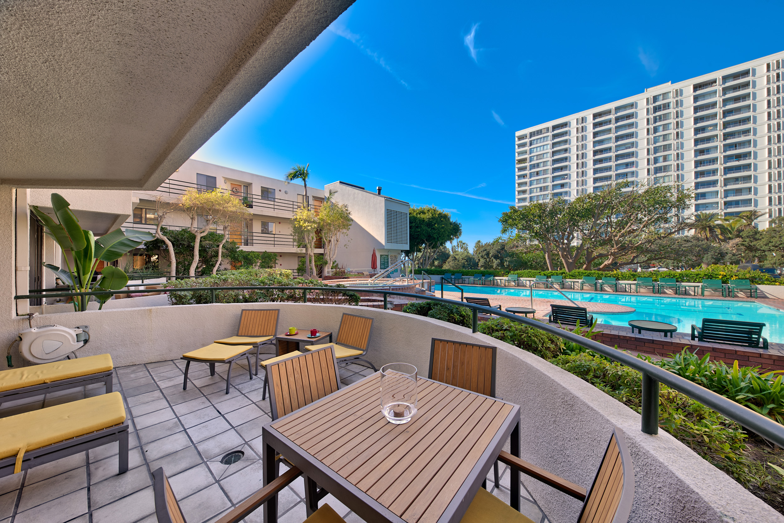 2910 Neilson Way, 208, Santa Monica. Maser Condo Sales Top Real