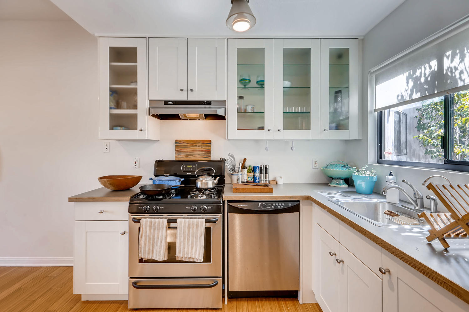 2500 Abbot Kinney Blvd, 14, Venice. Maser Condo Sales Top Real