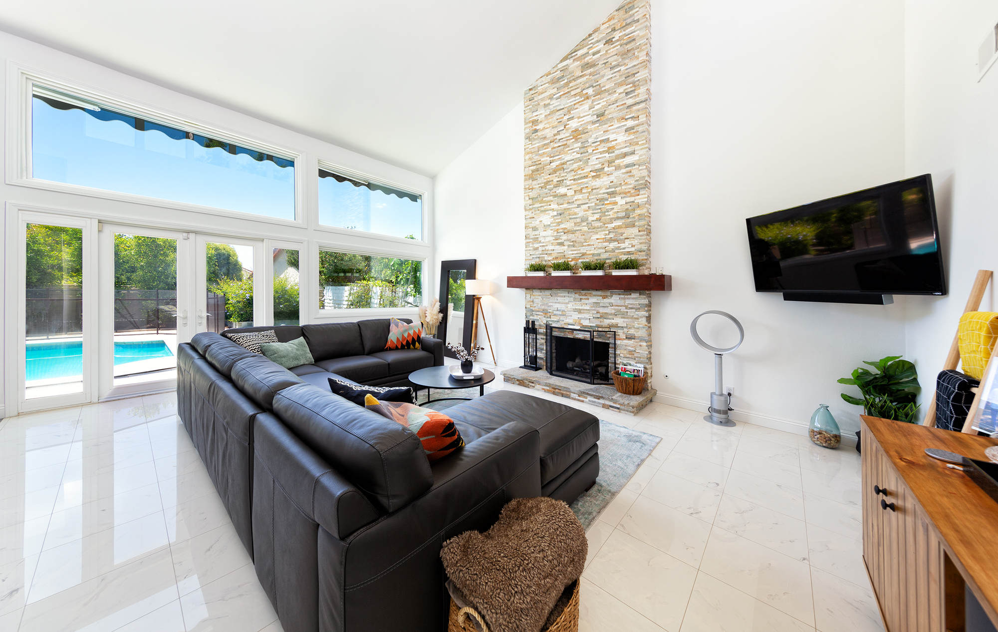 3320 W. Sierra Drive, Westlake Village. Maser Condo Sales Top Real