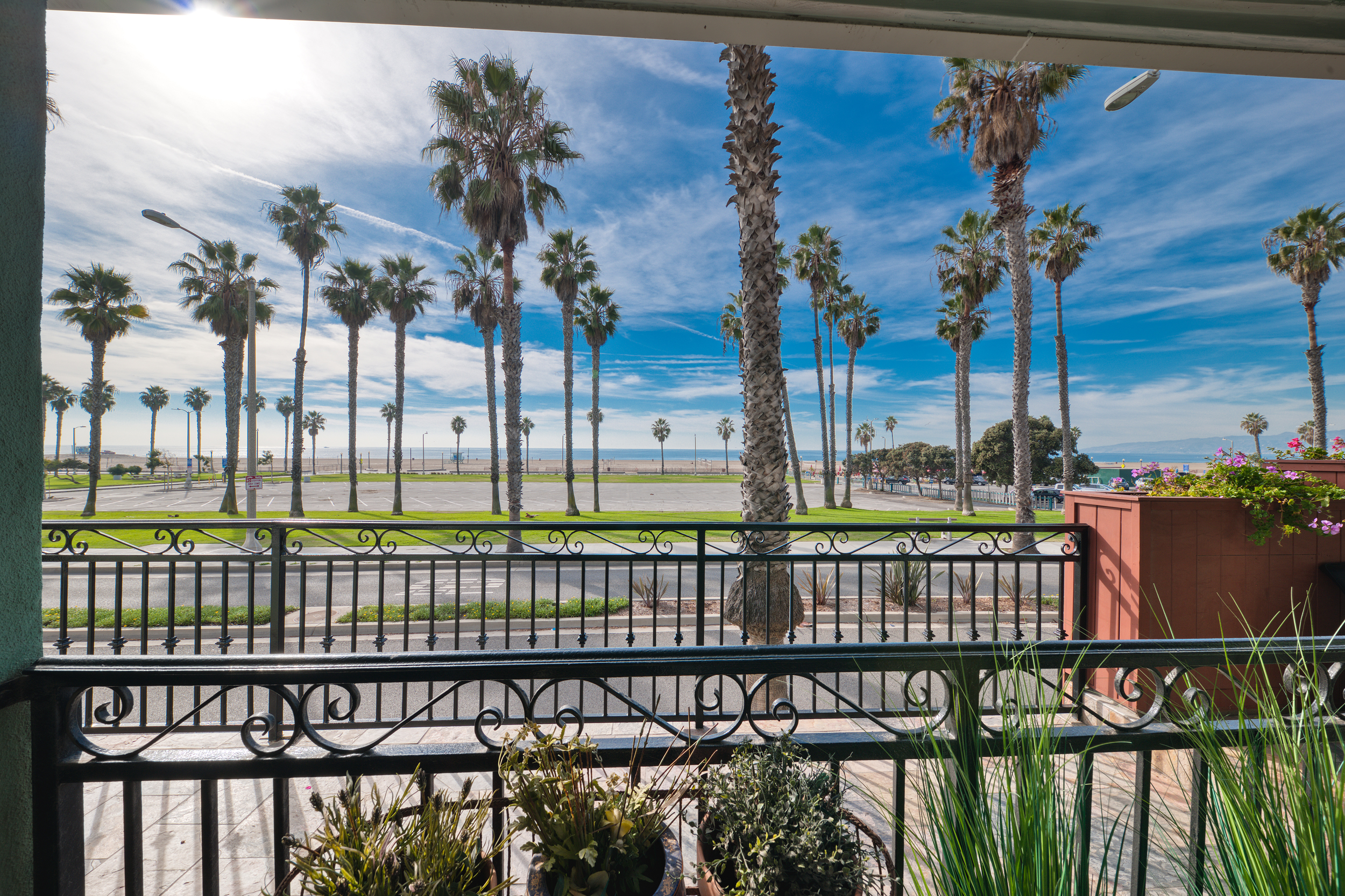 118 Wadsworth Ave 4, Santa Monica Maser Condo Sales Top Real
