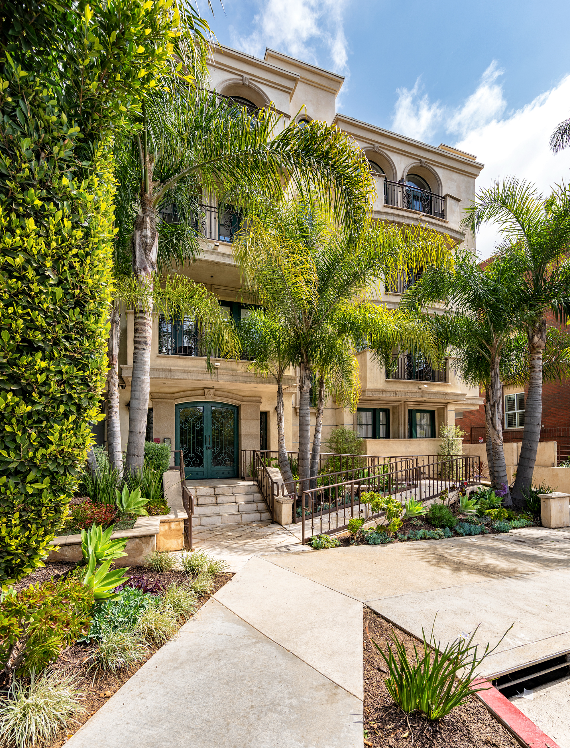 Condos For Sale In La County